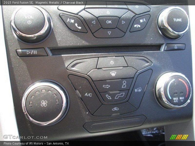 Magnetic Metallic / Charcoal Black 2015 Ford Fusion SE