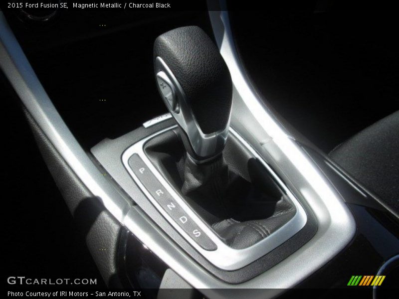Magnetic Metallic / Charcoal Black 2015 Ford Fusion SE