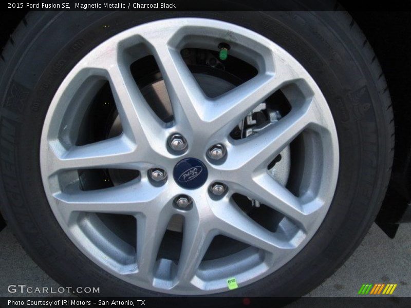 Magnetic Metallic / Charcoal Black 2015 Ford Fusion SE