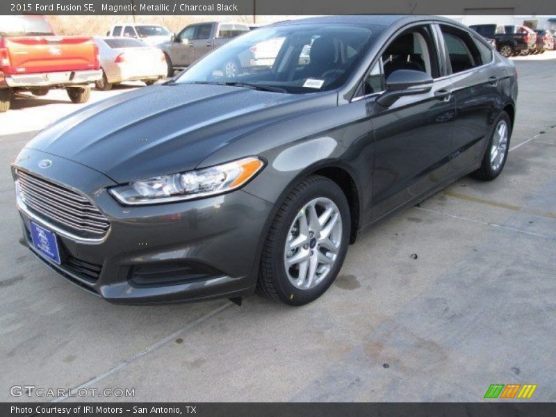 Magnetic Metallic / Charcoal Black 2015 Ford Fusion SE