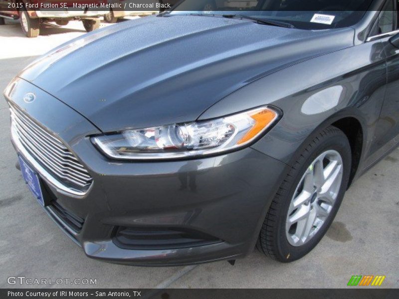 Magnetic Metallic / Charcoal Black 2015 Ford Fusion SE