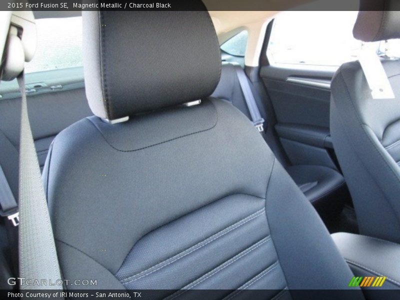 Magnetic Metallic / Charcoal Black 2015 Ford Fusion SE