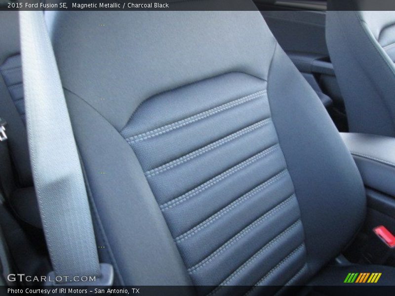 Magnetic Metallic / Charcoal Black 2015 Ford Fusion SE
