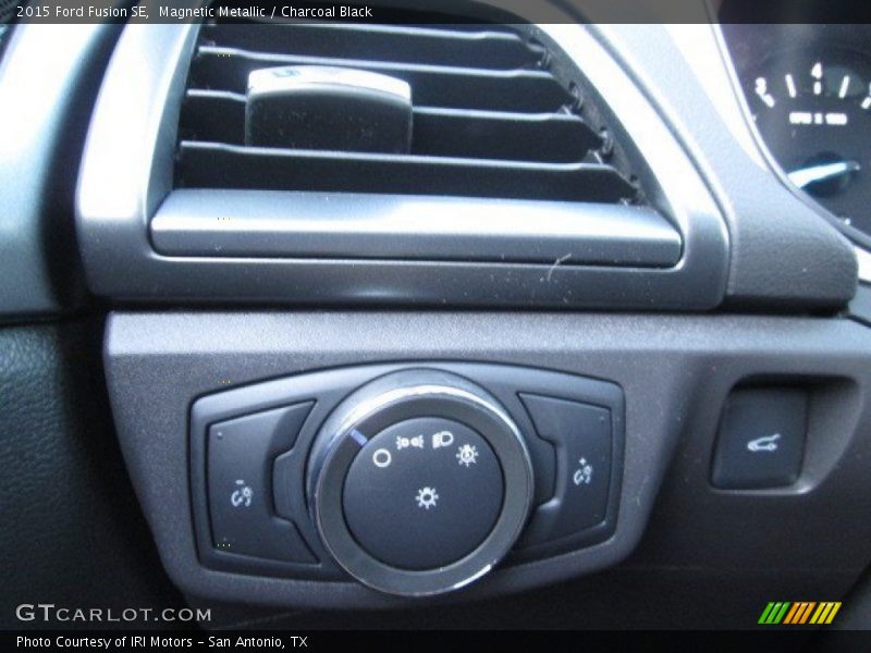 Magnetic Metallic / Charcoal Black 2015 Ford Fusion SE