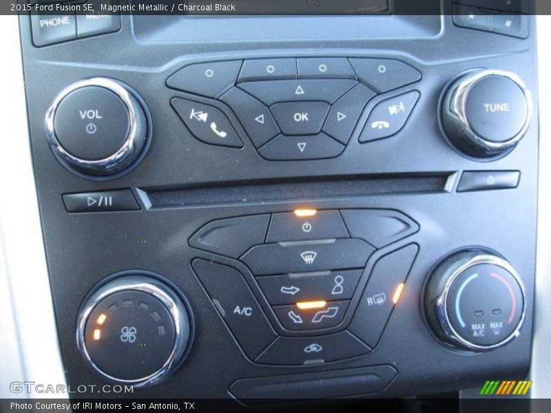 Magnetic Metallic / Charcoal Black 2015 Ford Fusion SE