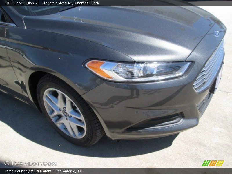 Magnetic Metallic / Charcoal Black 2015 Ford Fusion SE
