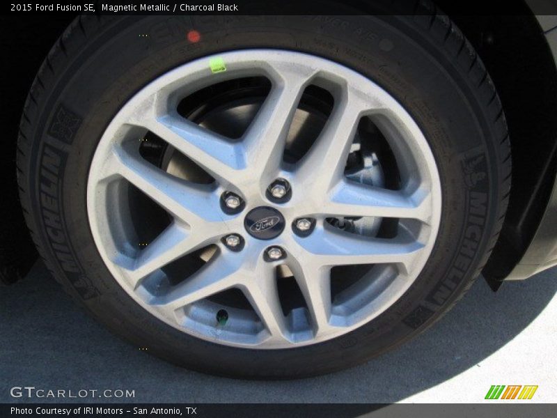 Magnetic Metallic / Charcoal Black 2015 Ford Fusion SE