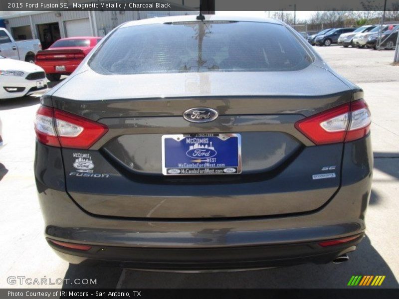Magnetic Metallic / Charcoal Black 2015 Ford Fusion SE