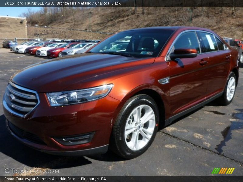 Front 3/4 View of 2015 Taurus SEL AWD