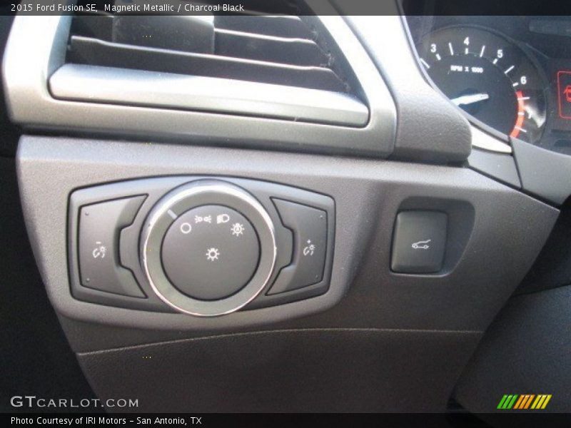 Magnetic Metallic / Charcoal Black 2015 Ford Fusion SE