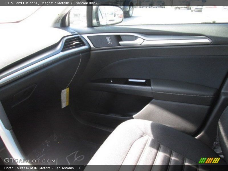 Magnetic Metallic / Charcoal Black 2015 Ford Fusion SE