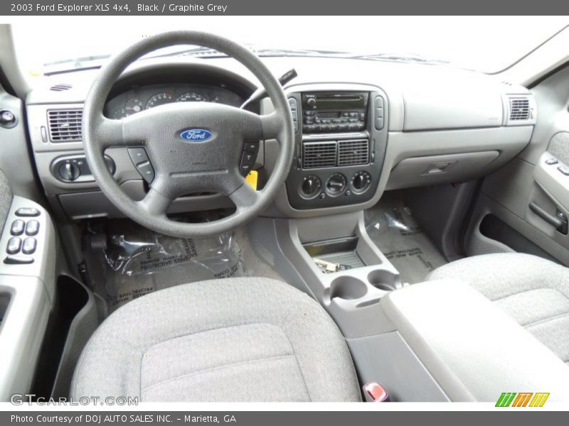 Dashboard of 2003 Explorer XLS 4x4
