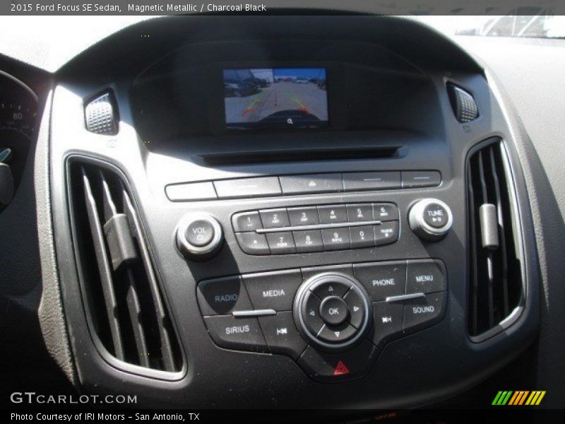 Magnetic Metallic / Charcoal Black 2015 Ford Focus SE Sedan