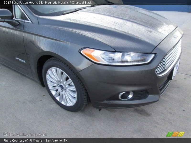 Magnetic Metallic / Charcoal Black 2015 Ford Fusion Hybrid SE