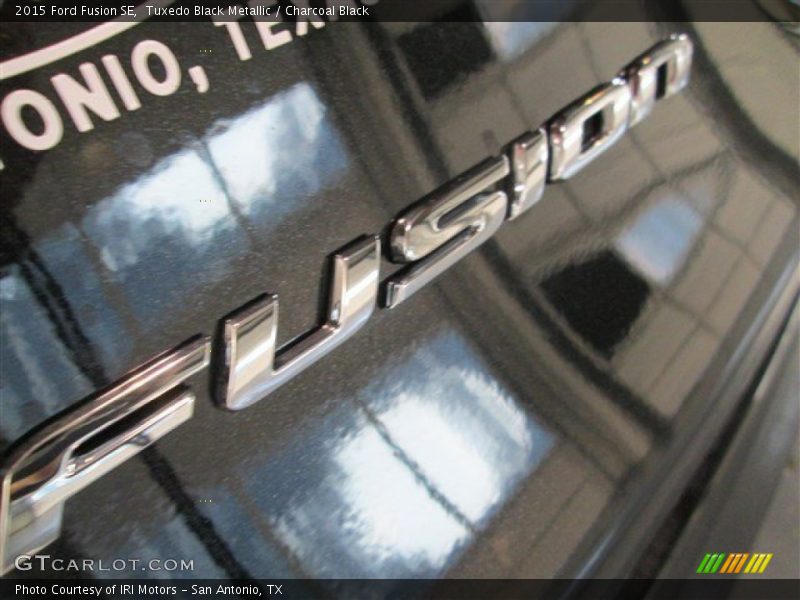 Tuxedo Black Metallic / Charcoal Black 2015 Ford Fusion SE
