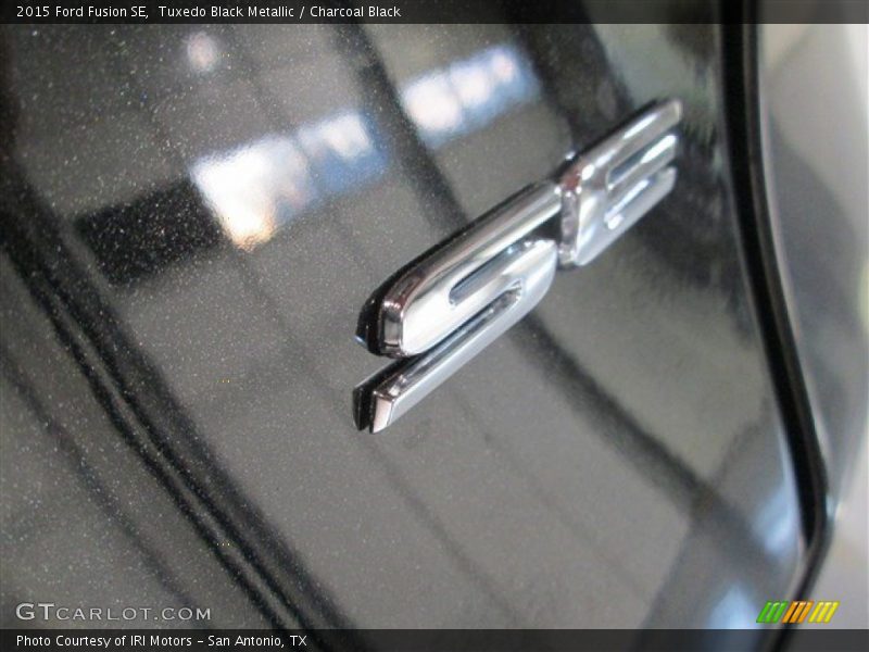 Tuxedo Black Metallic / Charcoal Black 2015 Ford Fusion SE