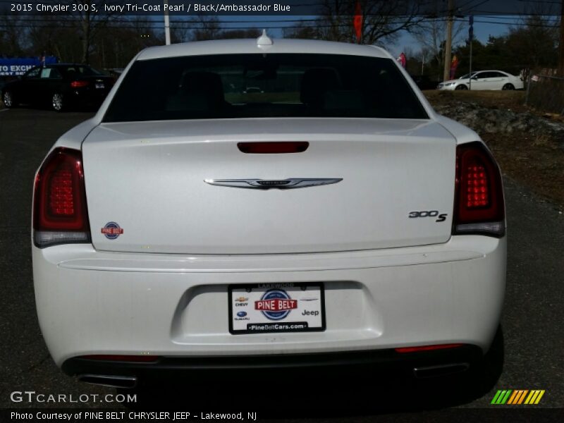 Ivory Tri-Coat Pearl / Black/Ambassador Blue 2015 Chrysler 300 S