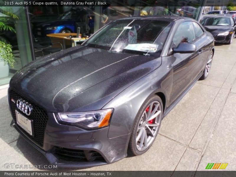 Front 3/4 View of 2015 RS 5 Coupe quattro