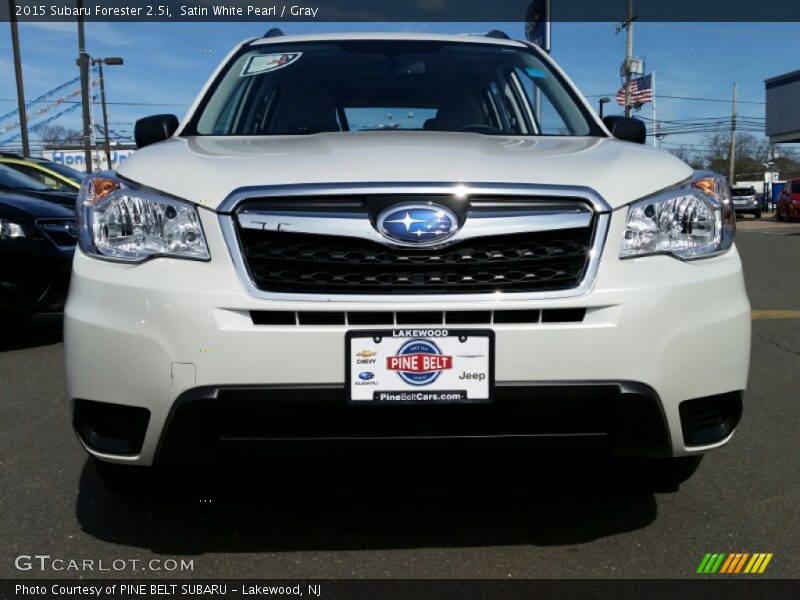 Satin White Pearl / Gray 2015 Subaru Forester 2.5i