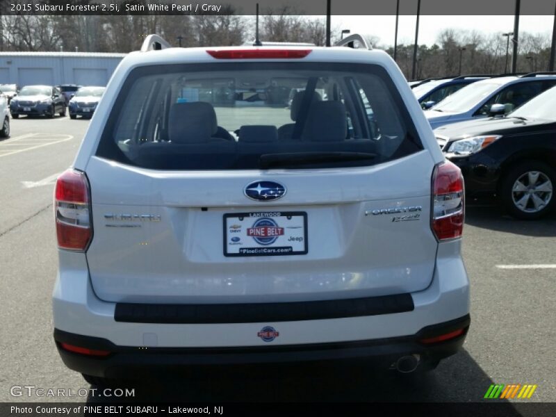 Satin White Pearl / Gray 2015 Subaru Forester 2.5i