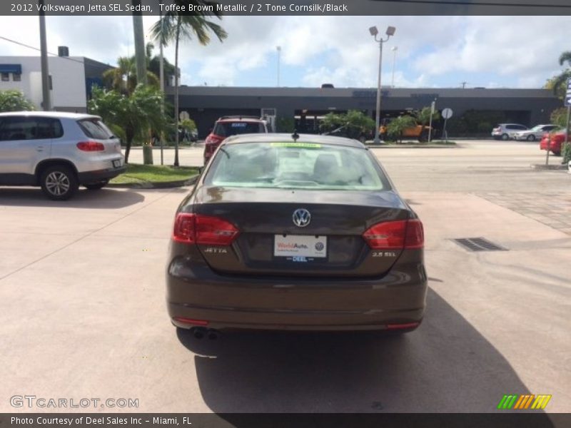 Toffee Brown Metallic / 2 Tone Cornsilk/Black 2012 Volkswagen Jetta SEL Sedan