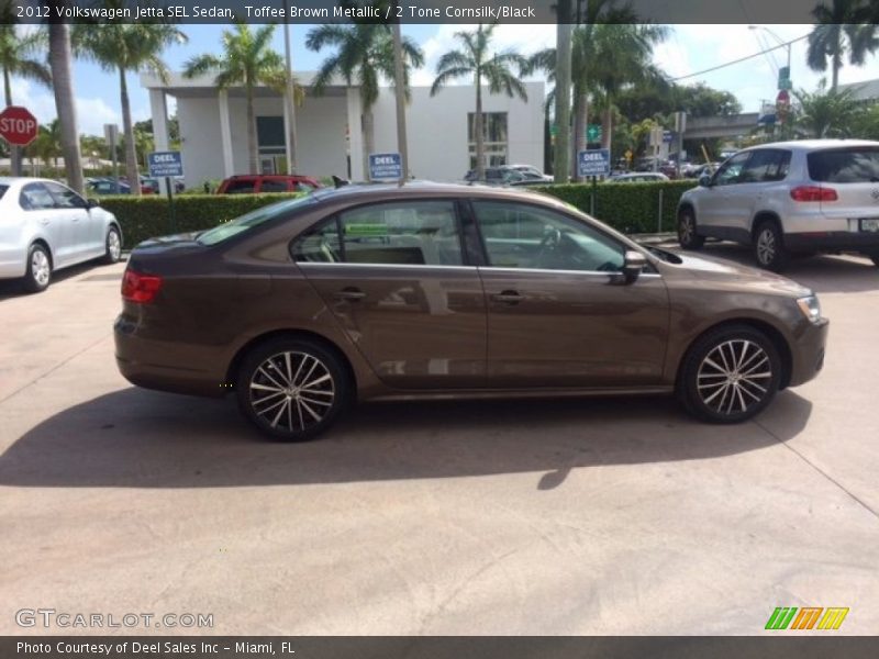 Toffee Brown Metallic / 2 Tone Cornsilk/Black 2012 Volkswagen Jetta SEL Sedan