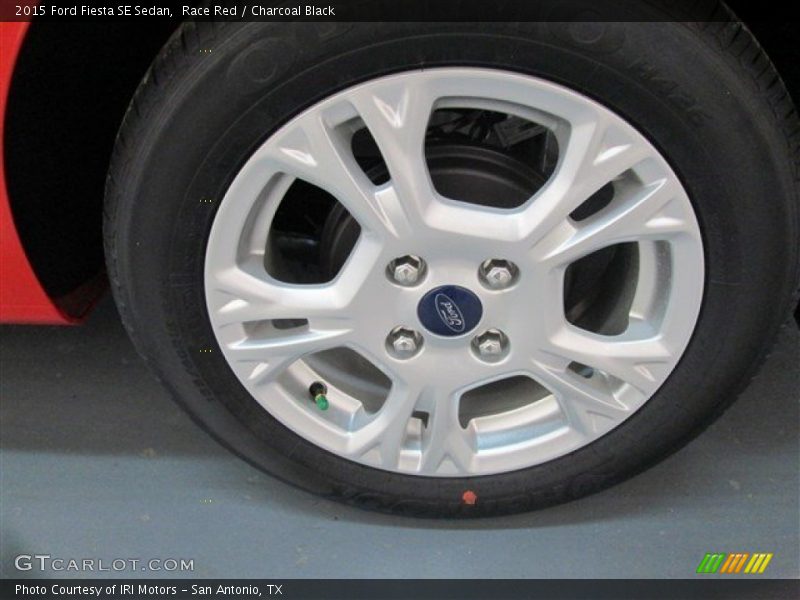 Race Red / Charcoal Black 2015 Ford Fiesta SE Sedan
