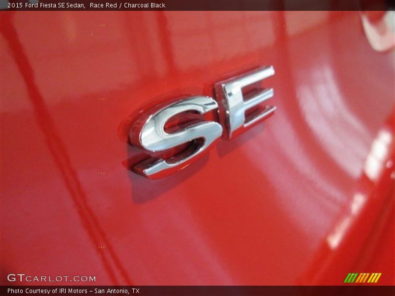 Race Red / Charcoal Black 2015 Ford Fiesta SE Sedan