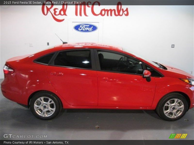 Race Red / Charcoal Black 2015 Ford Fiesta SE Sedan