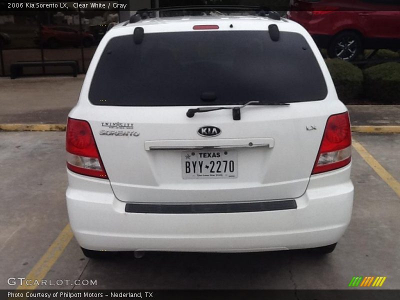 Clear White / Gray 2006 Kia Sorento LX