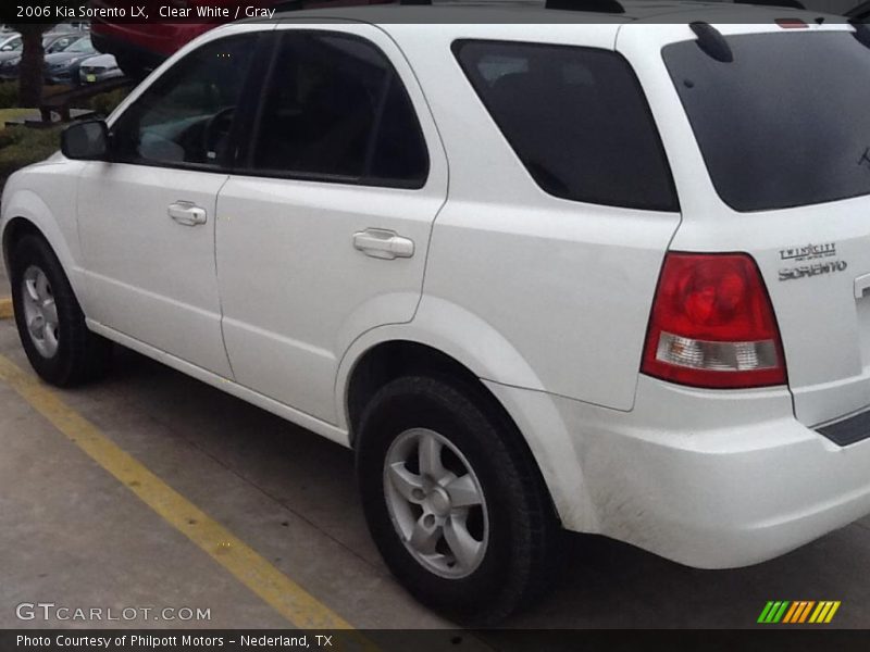 Clear White / Gray 2006 Kia Sorento LX