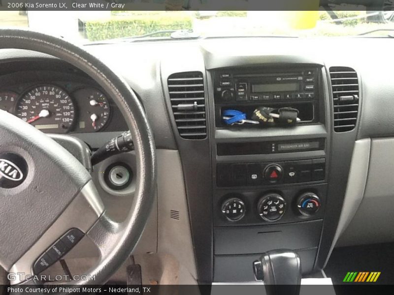 Clear White / Gray 2006 Kia Sorento LX