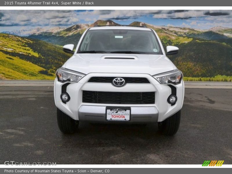 Super White / Black 2015 Toyota 4Runner Trail 4x4