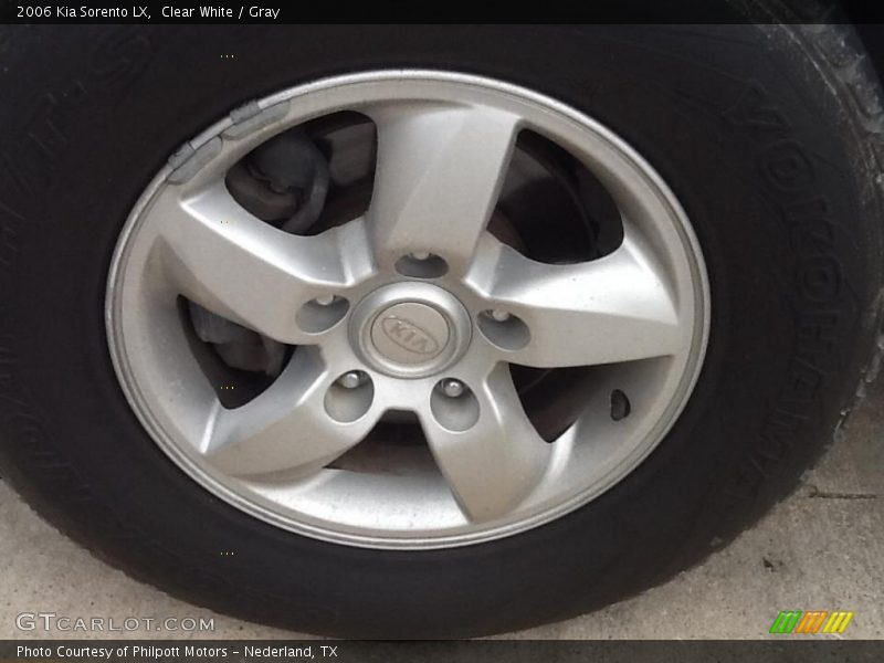 Clear White / Gray 2006 Kia Sorento LX