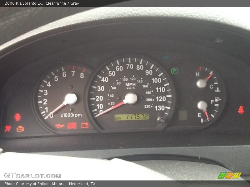 Clear White / Gray 2006 Kia Sorento LX