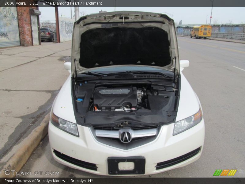 White Diamond Pearl / Parchment 2006 Acura TL 3.2