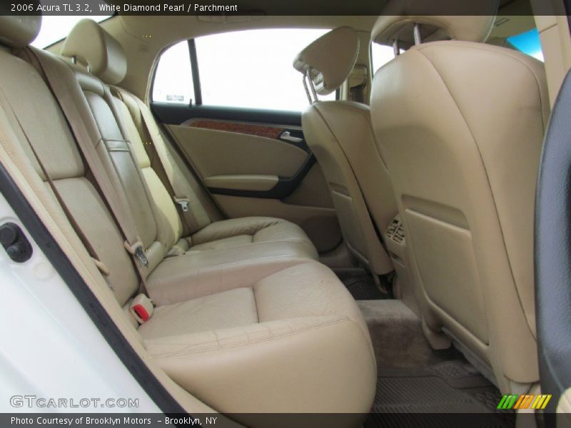 White Diamond Pearl / Parchment 2006 Acura TL 3.2