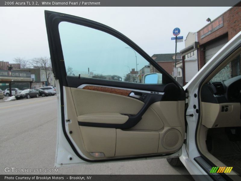 White Diamond Pearl / Parchment 2006 Acura TL 3.2