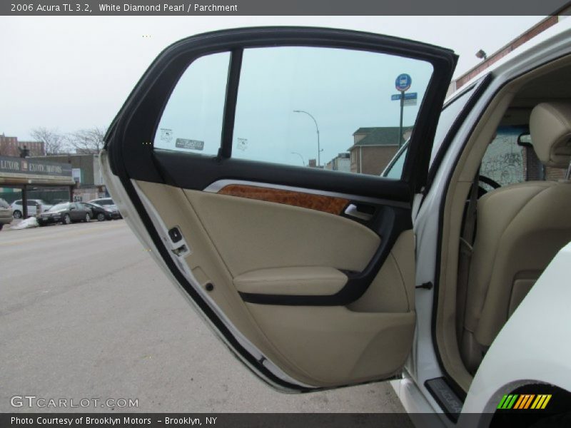 White Diamond Pearl / Parchment 2006 Acura TL 3.2