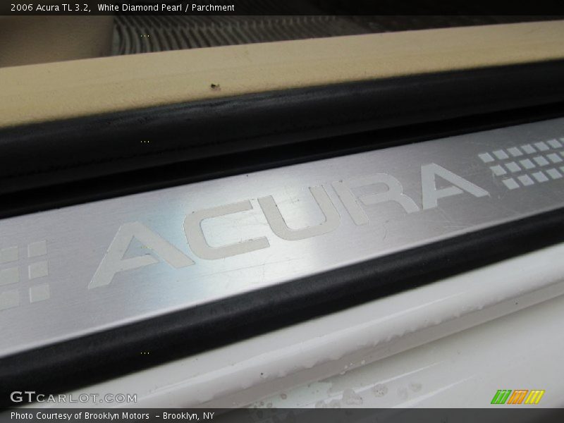 White Diamond Pearl / Parchment 2006 Acura TL 3.2