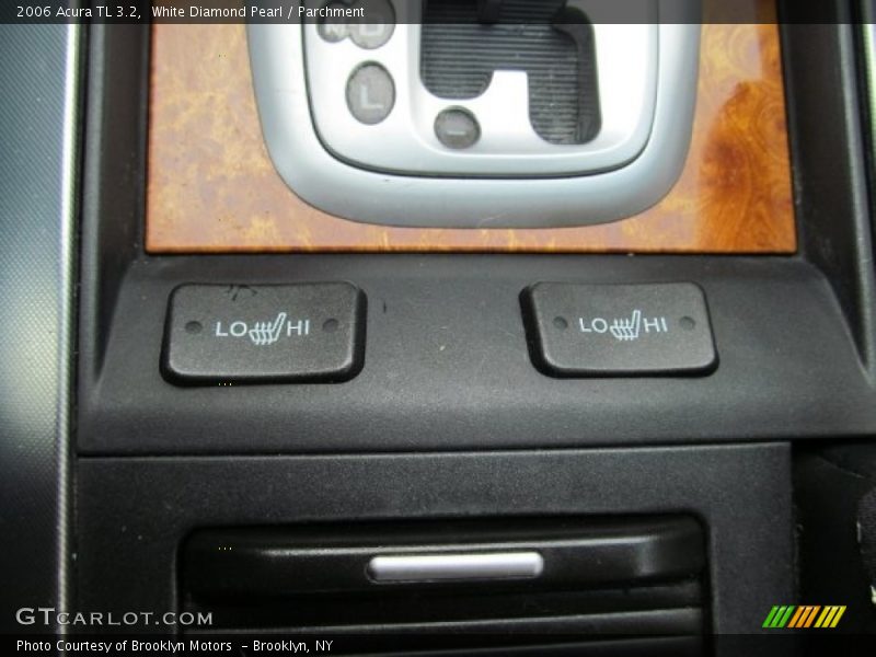 White Diamond Pearl / Parchment 2006 Acura TL 3.2