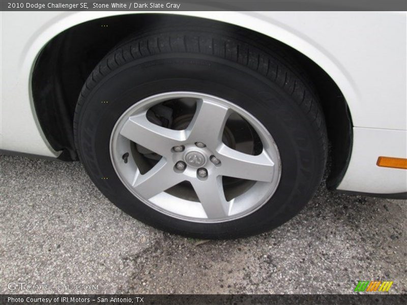 Stone White / Dark Slate Gray 2010 Dodge Challenger SE
