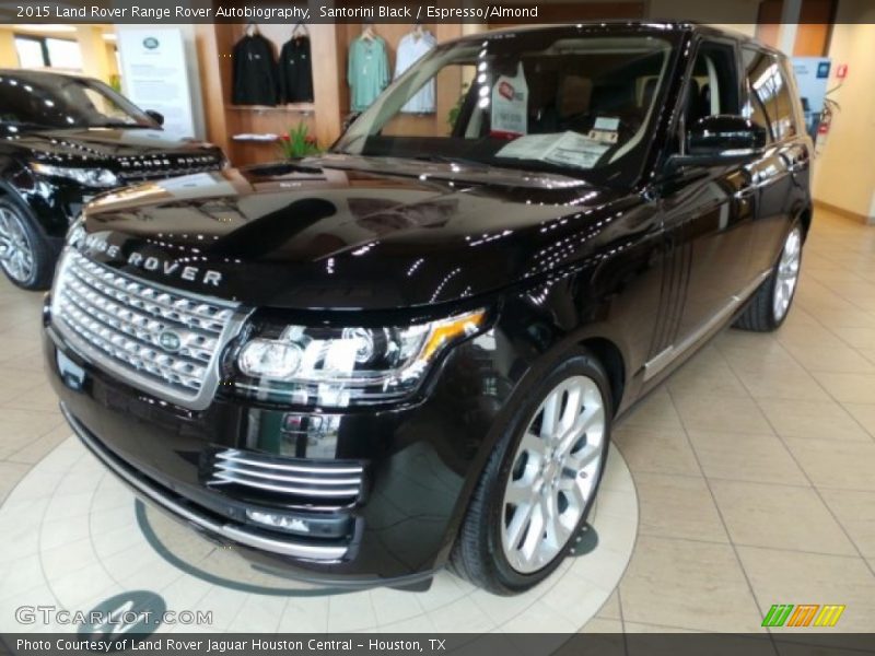 Front 3/4 View of 2015 Range Rover Autobiography