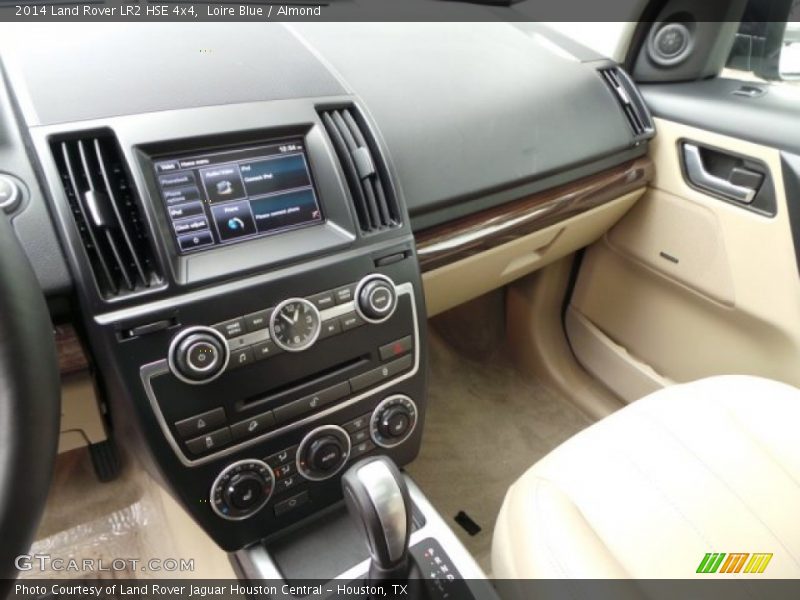 Loire Blue / Almond 2014 Land Rover LR2 HSE 4x4