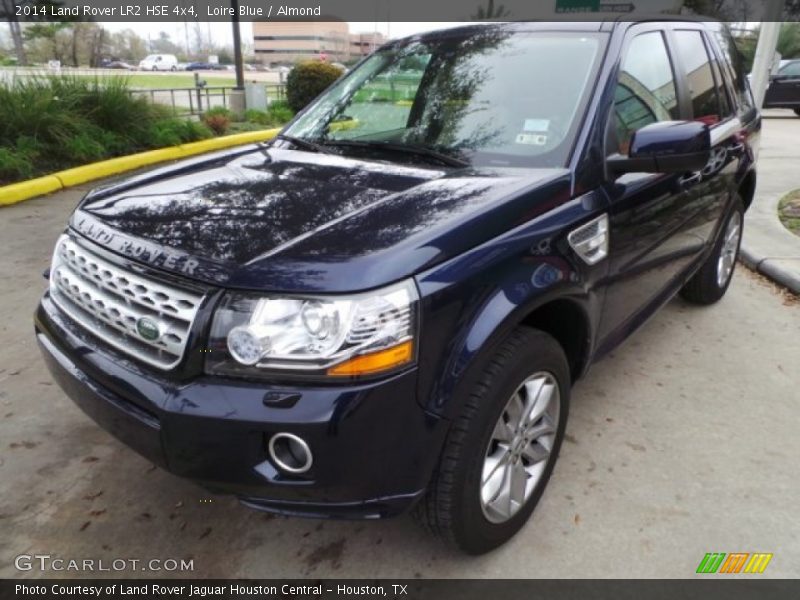 Front 3/4 View of 2014 LR2 HSE 4x4