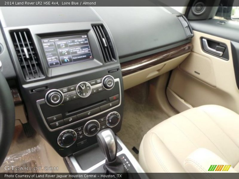 Loire Blue / Almond 2014 Land Rover LR2 HSE 4x4