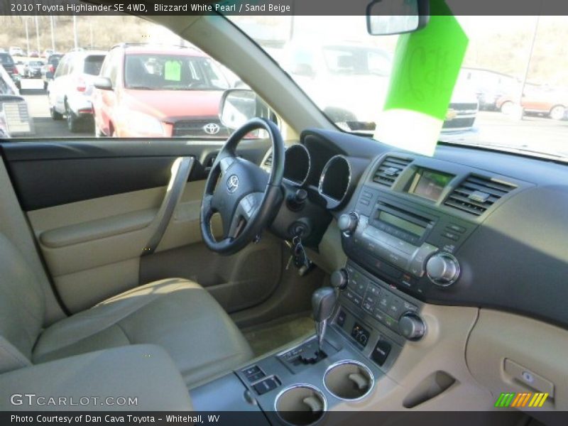 Blizzard White Pearl / Sand Beige 2010 Toyota Highlander SE 4WD