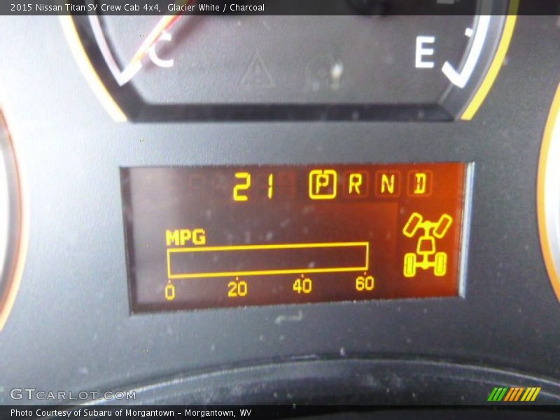 Glacier White / Charcoal 2015 Nissan Titan SV Crew Cab 4x4