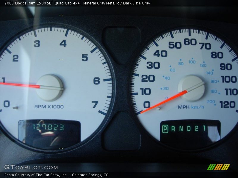 Mineral Gray Metallic / Dark Slate Gray 2005 Dodge Ram 1500 SLT Quad Cab 4x4