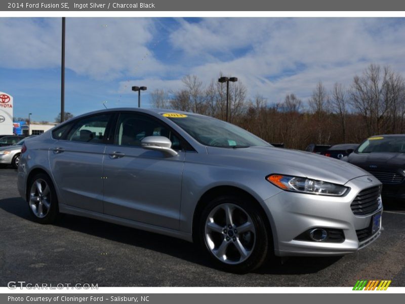 Ingot Silver / Charcoal Black 2014 Ford Fusion SE